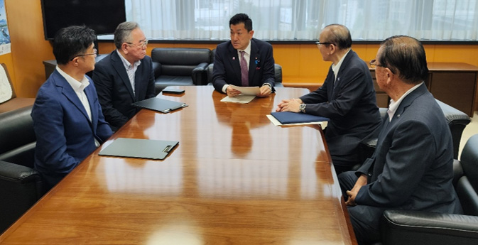 あかま大臣と面談の様子