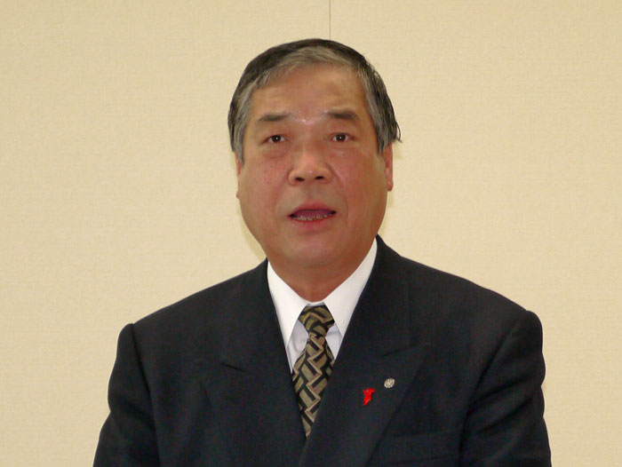 挨拶をする岩田会長