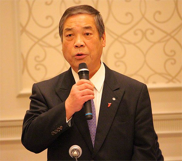 挨拶をする岩田会長