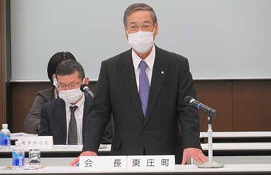 挨拶をする岩田会長